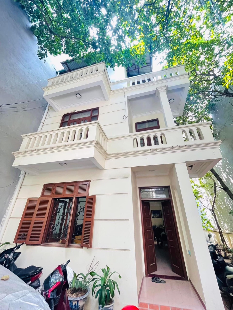 220m2