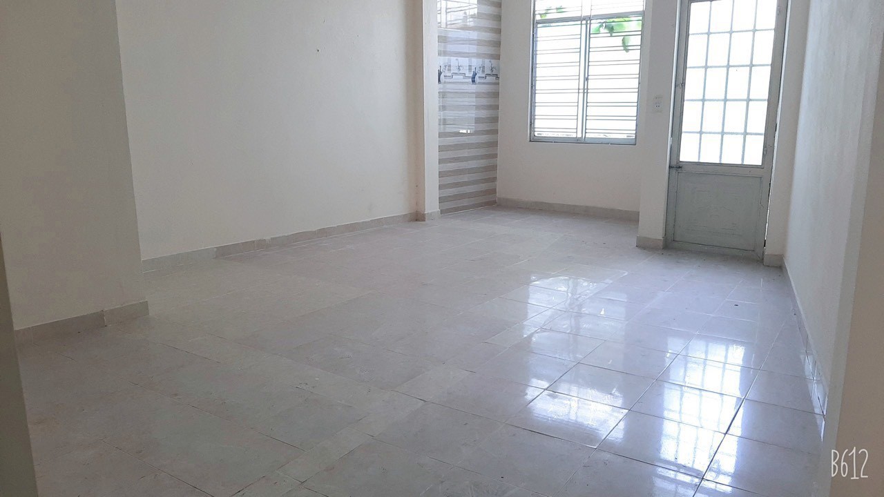 Bán nhà mặt tiền đường Hồ Biểu Chánh, Quận Hải Châu, 2 tầng, DT 75 m2, Gần bệnh viện Mắt Đà Nẵng. Ô tô đỗ. Chỉ 5 tỷ.