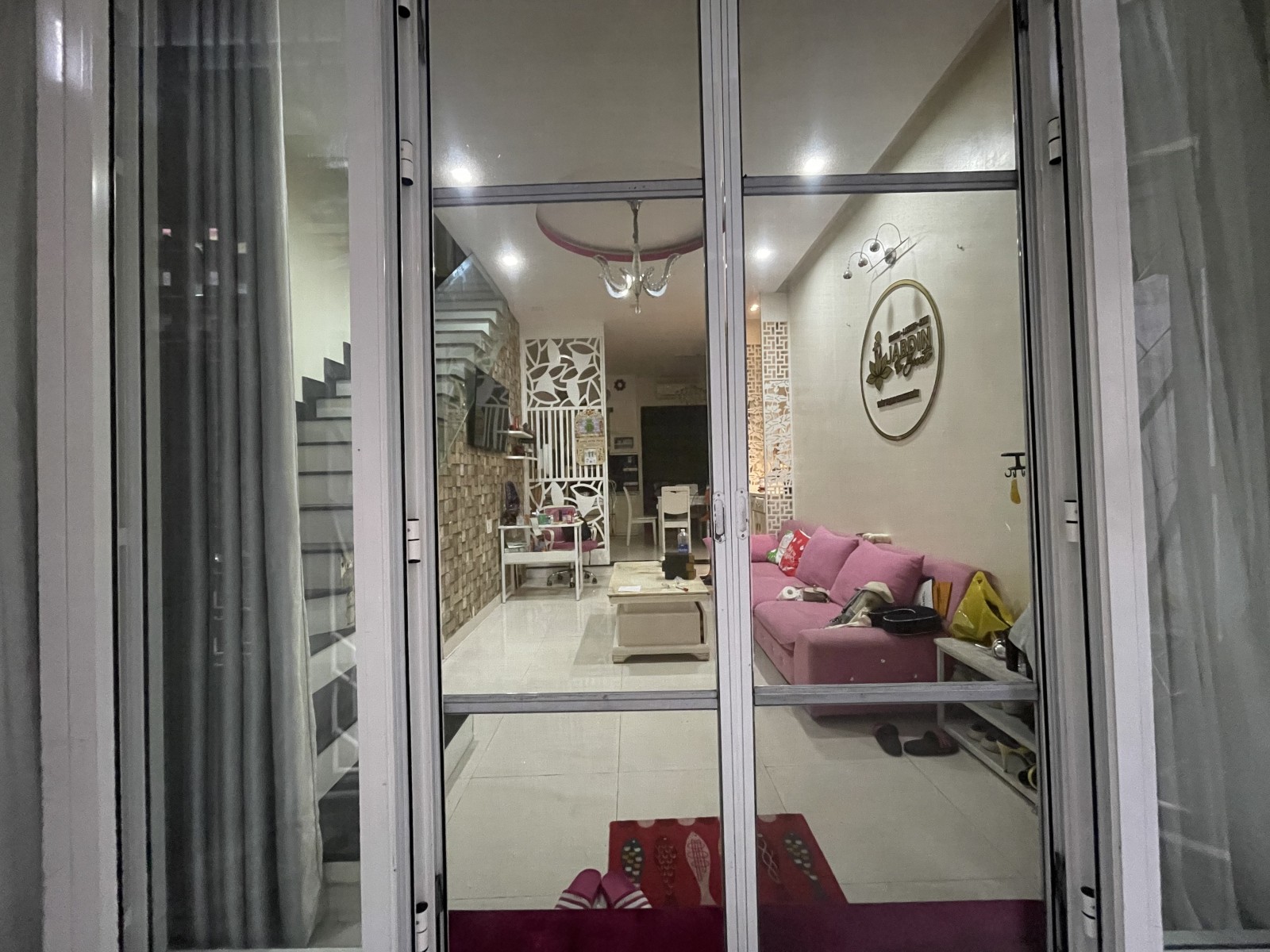 Bán nhà đường Lê Đình Lý, Quận Thanh Khê, nhà 2 tầng, DT 50 m2, đường Ô tô đỗ. Gần sân bay Đà Nẵng. Chỉ 3,9 tỷ.