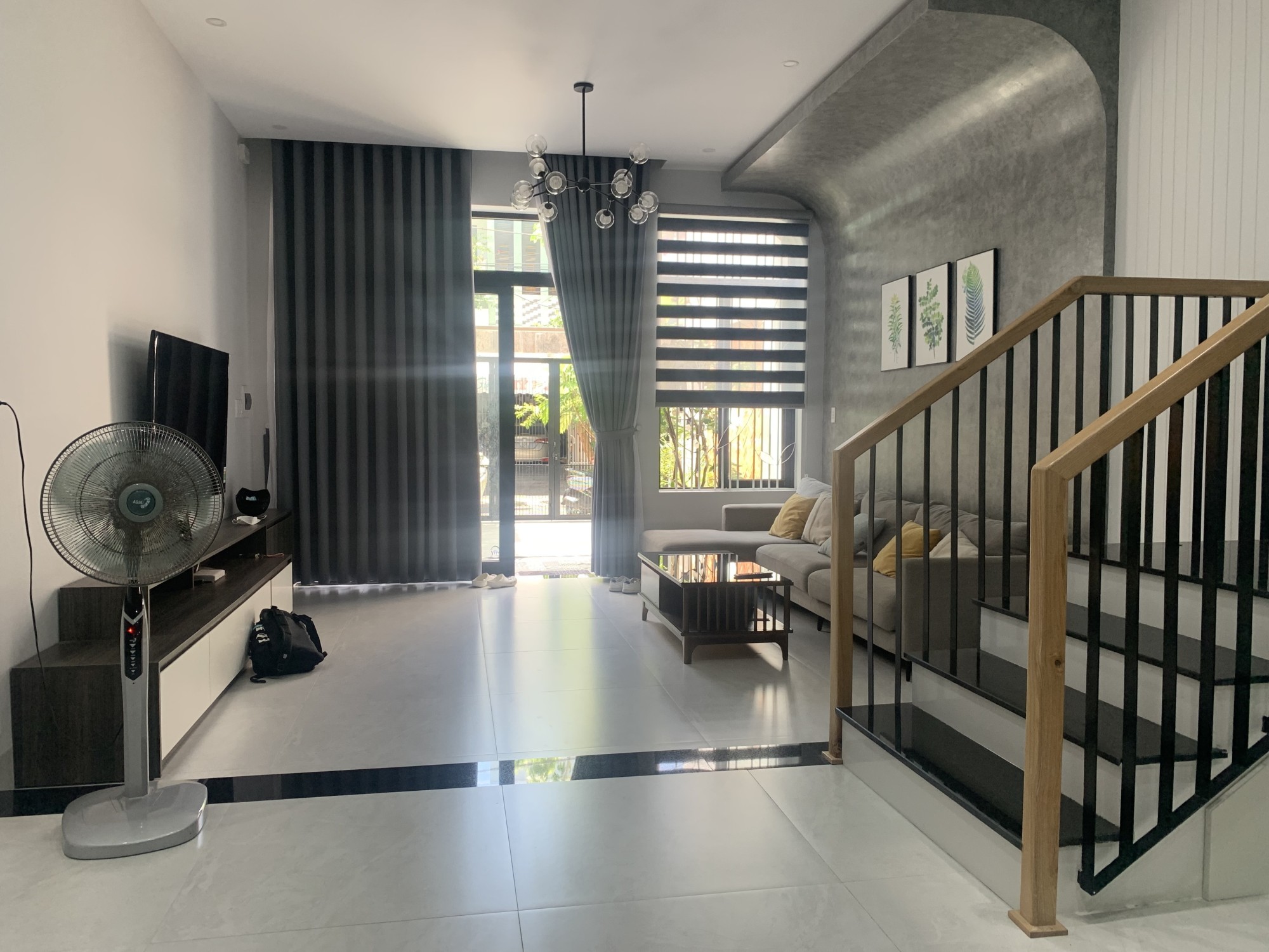 Bán nhà Mặt tiền đường Nguyễn Xuân Ôn, Hải Châu, Nhà 4 tầng, DT 99 m2, Gần sân bay Đà Nẵng. Chỉ 9 tỷ.