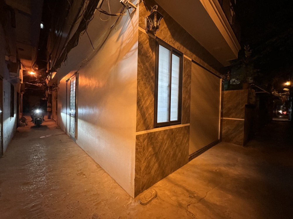 Cần bán nhà ngõ 13X phố Nguyễn Văn Cừ Long Biên chỉ 3,7 tỷ với diên tích 32m2 mặt tiền 6m