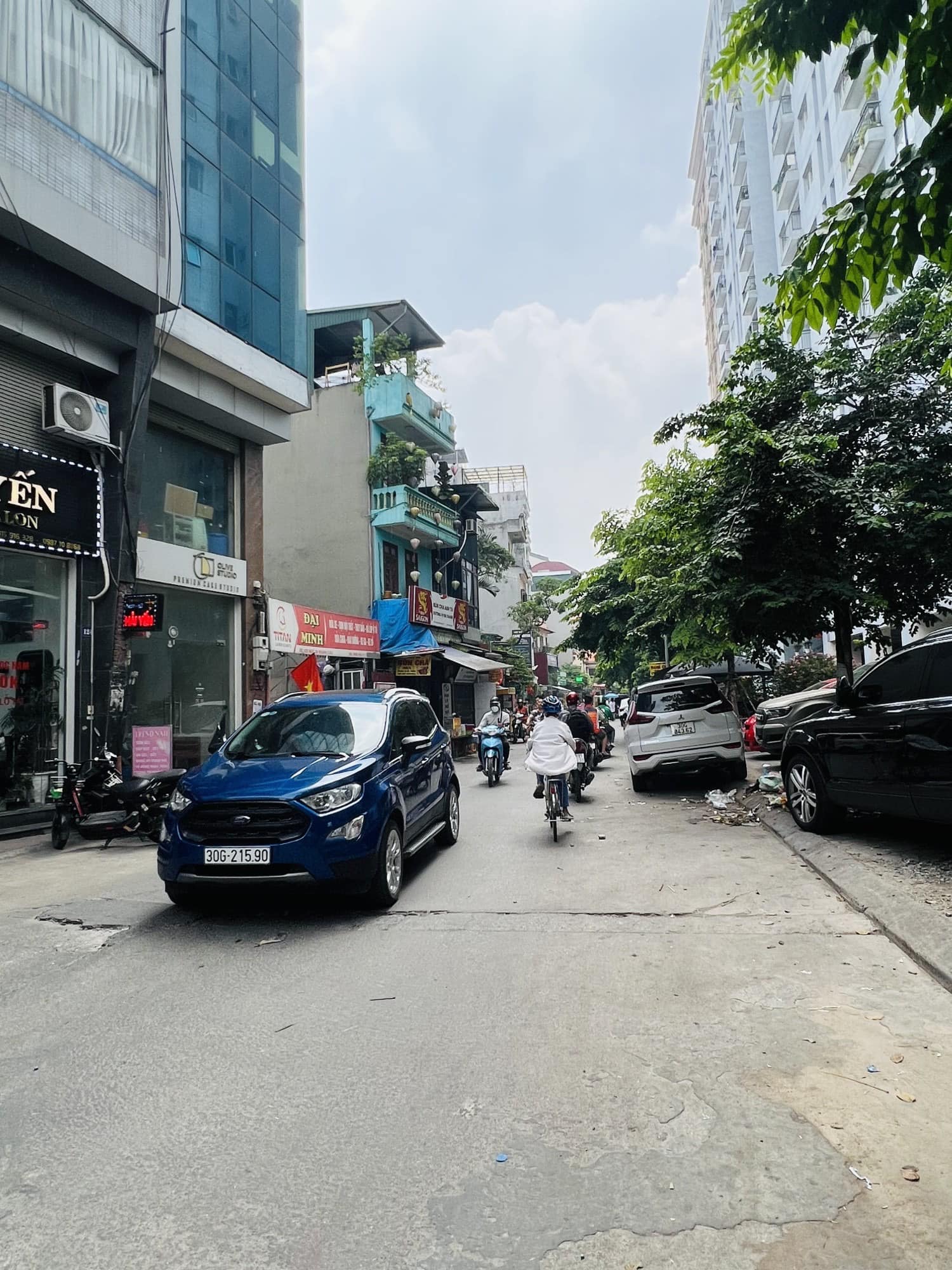 Giảm sâu đất mặt ngõ ô tô tránh Hoàng Cầu, Đống Đa, 150m2, MT 7m, 41 tỷ.