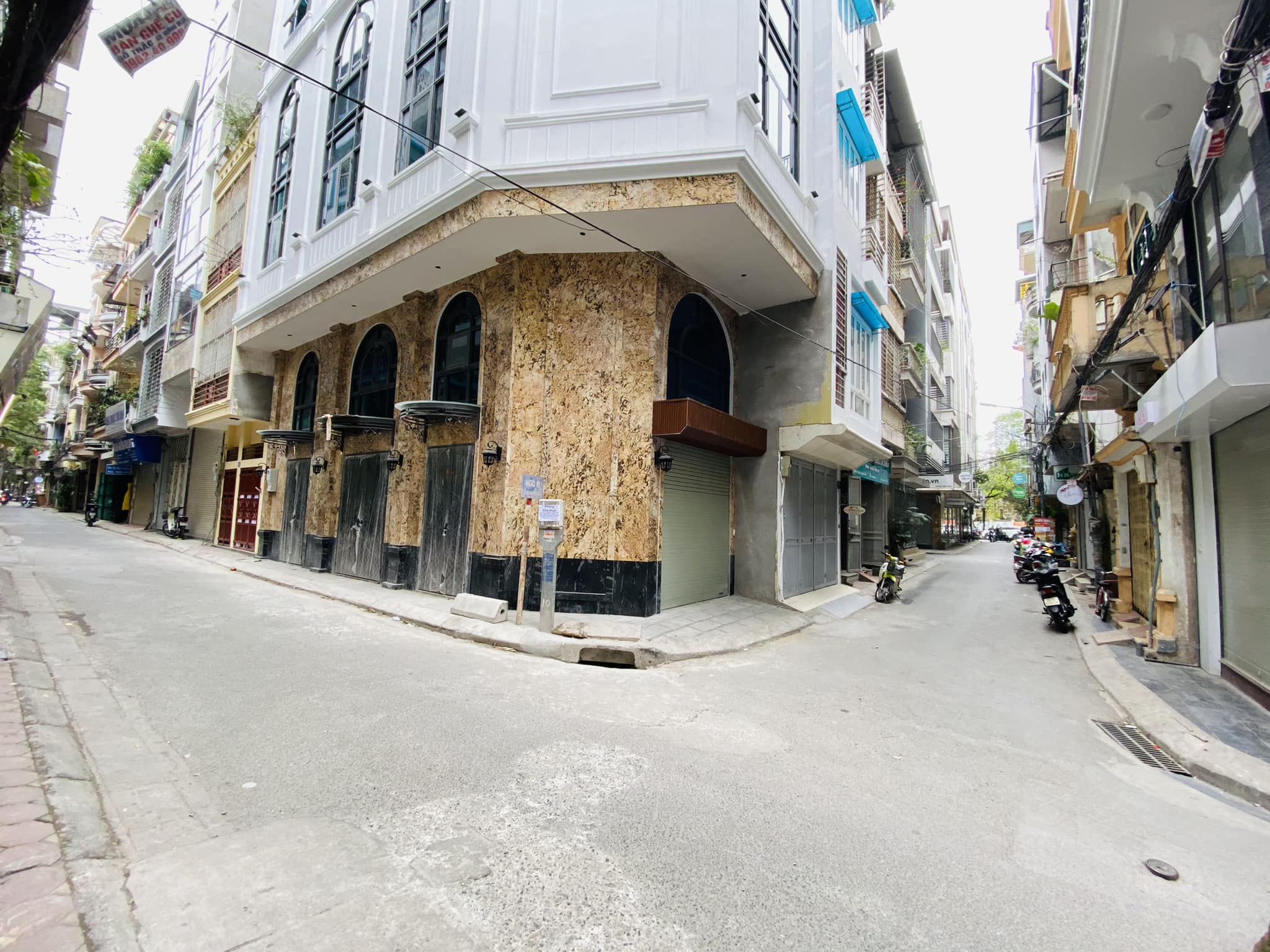 TƯƠNG LAI TÒA BUILDING 8 TẦNG THANG MÁY PHỐ NGUYÊN HỒNG-HUỲNH THÚC KHÁNG -PHÂN LÔ Ô TÔ CHẠY VÒNG QUANH –VIP NHẤT QUẬN ĐỐNG ĐA-GIÁ BÁN ĐẤT CHỈ HƠN 8 TỶ