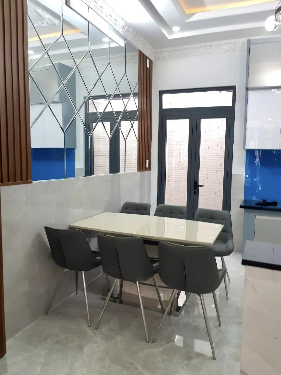 Nhà 3 tầng HuỳnhTấn Phát Quận7,DT65m2,3PN,chỉ 4.xtỷ