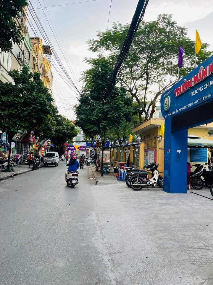 BÁN NHÀ MỸ ĐÌNH MẶT NGÕ KINH DOANH SẦM UẤT HƠN PHỐ - VỈA HÈ - 2 MẶT NGÕ Ô TÔ TRÁNH .- Kinh doanh sầm uất, ô tô tránh dừn