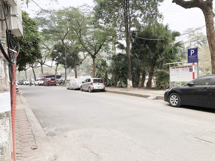 BÁN NHÀ CẦU GIẤY GIÁ BÈO - MẶT NGÕ - Ô TÔ ĐỖ - KINH DOANH ĐỈNH - TẶNG FULL NỘI THẤT Diện tích : 40m2