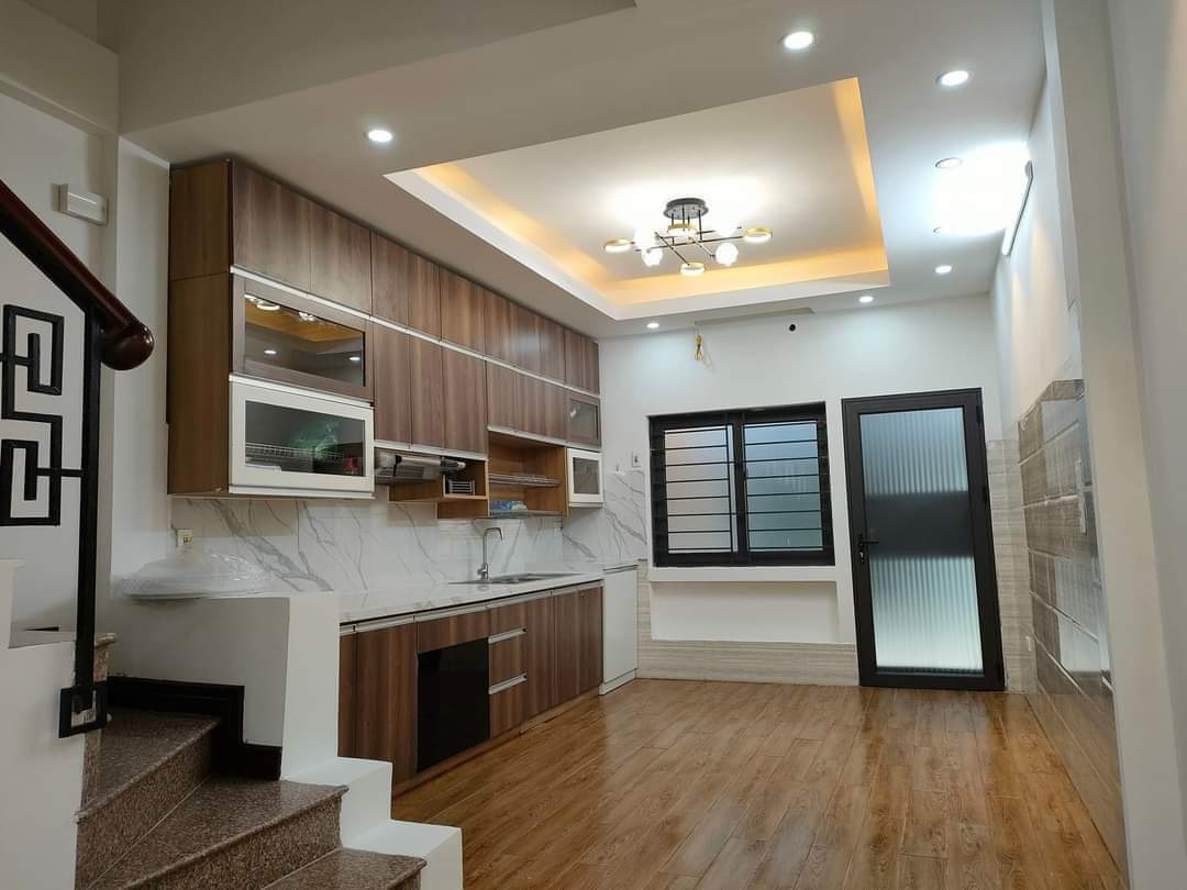 Nhà đẹp phân lô Đỗ Quang, Nguyễn Thị Định - Ô tô tránh - Thang máy