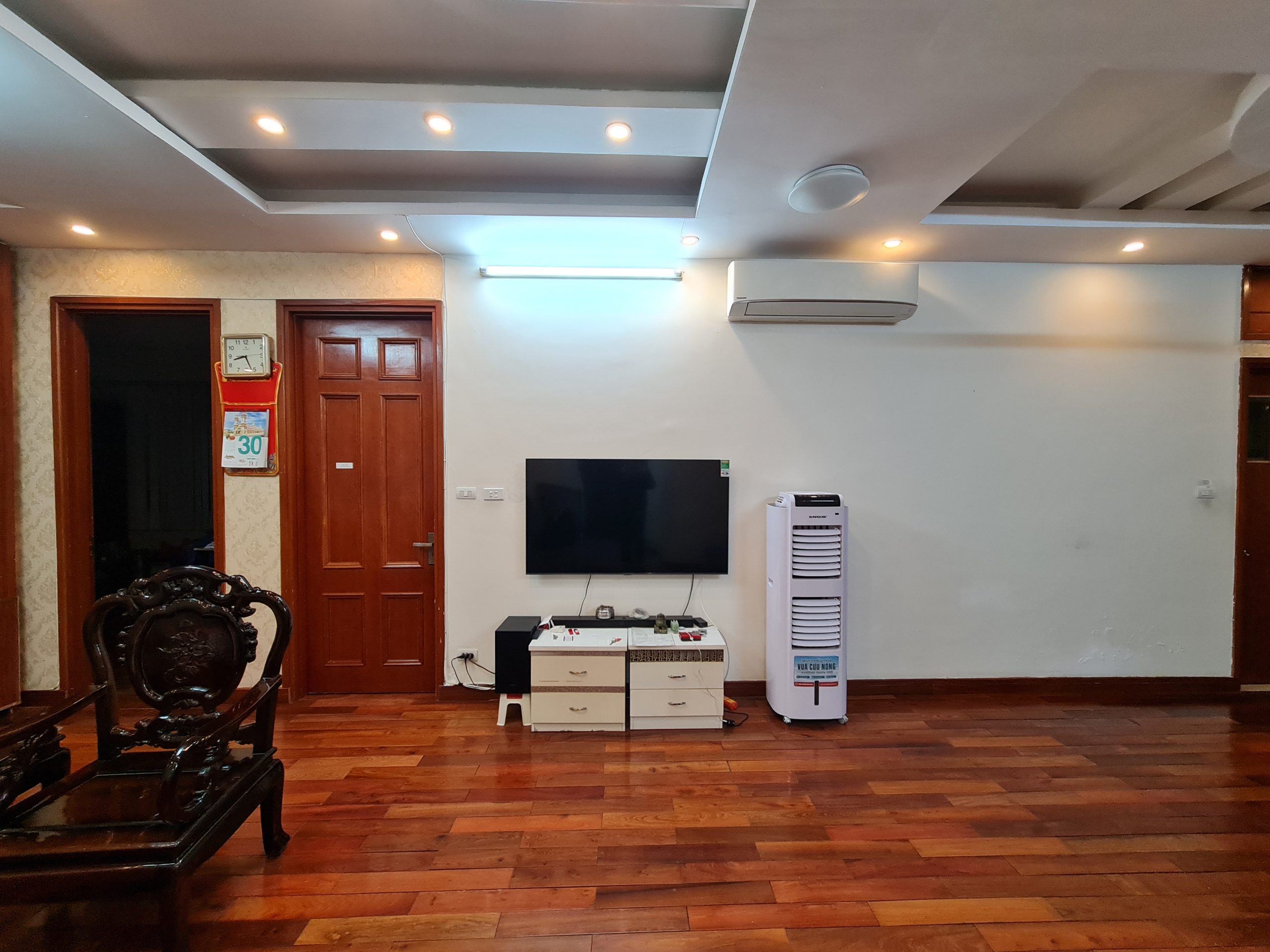 Chính chủ bán căn hộ chung cư Big Tower 18 Phạm Hùng, 3pn, 2vs, giá 3 tỷ