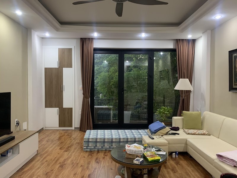 Hiếm, bán nhà Lê Văn Thiêm Lexus đỗ gần nhà, mới kính koong, DT51m2, 4tỷ 3.