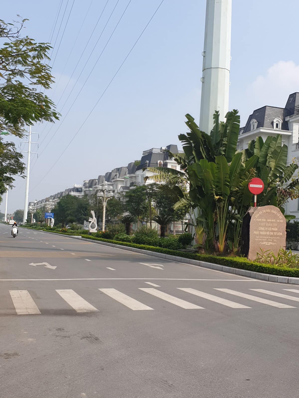 Bán Nhà Hoàng Quốc Việt, Cầu giấy 68m 2 thoáng Kinh doanh, Ô tô Chỉ 12,x tỷ