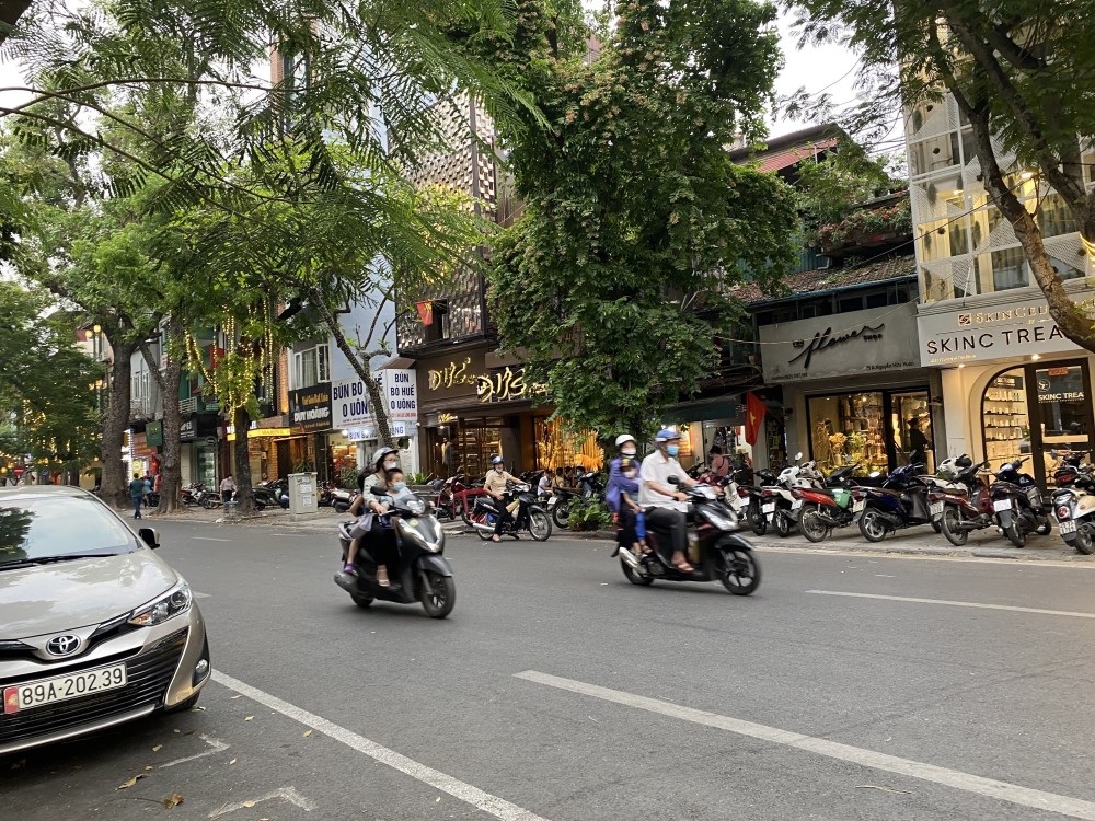 CHO THUÊ CỬA HÀNG MẶT PHỐ NGUYỄN HỮU HUÂN BÁN CAFÉ, THỜI TRANG, TOUR… 20M2 – MT 4M.