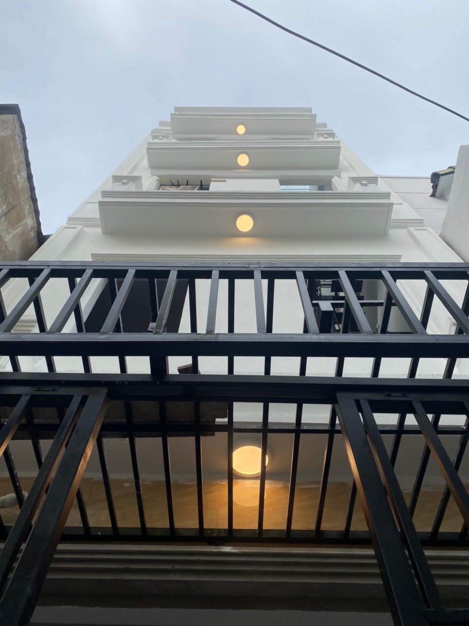 CHỦ NGỘP NGÂN HÀNG CẦN BÁN GẤP-NHÀ ĐẸP QUẬN 4 -4 TẦNG BTCT