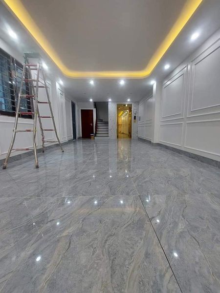 CHỦ NHÀ LẤY VỢ HOA HẬU NÊN CÓ NHU CẦU NHƯỢNG LẠI Á HẬU QUẬN CẦU GIẤY - NHÀ 7 TẦNG MỚI x 60M - LÔ GÓC - GIÁ CHỈ NHỈNH 14 TỶ.