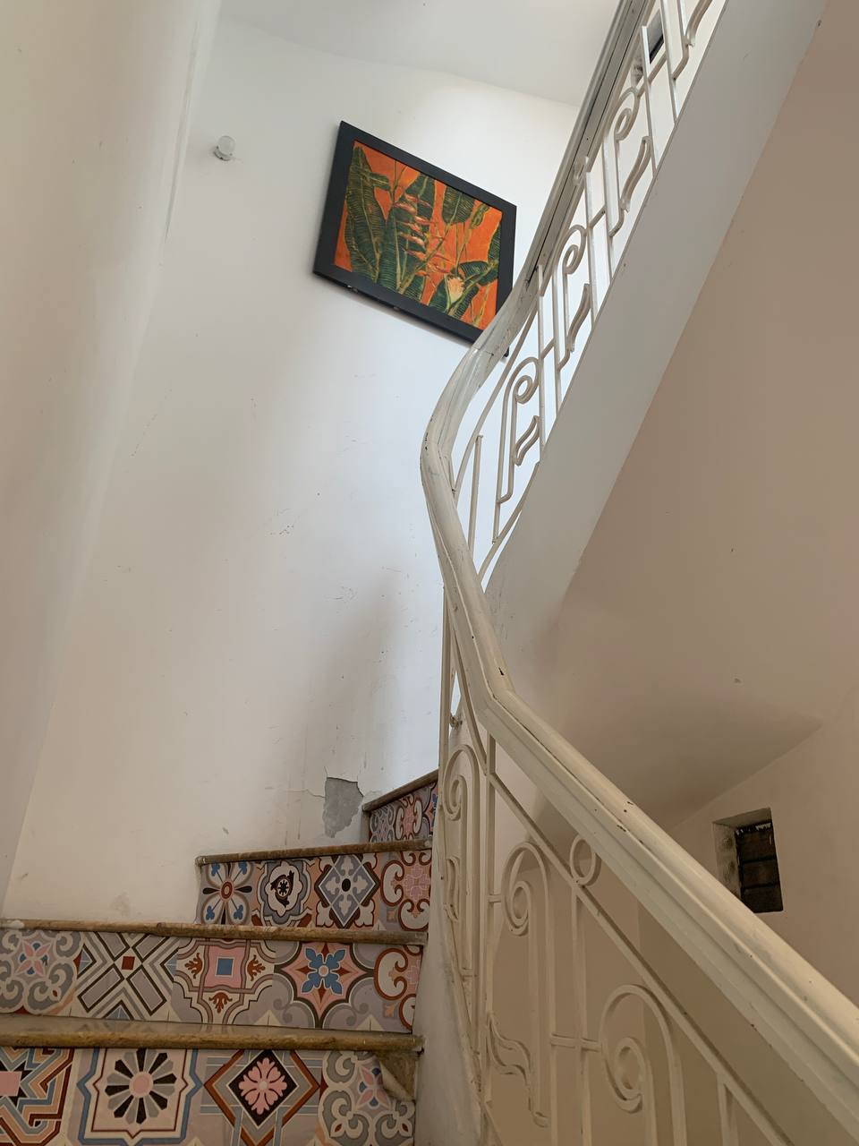 Nhà mặt phố Trấn Vũ, DT 35m x 4 tầng, MT 4m mặt hồ Trúc Bạch kdoanh mọi loại hình giá 25tr cực rẻ