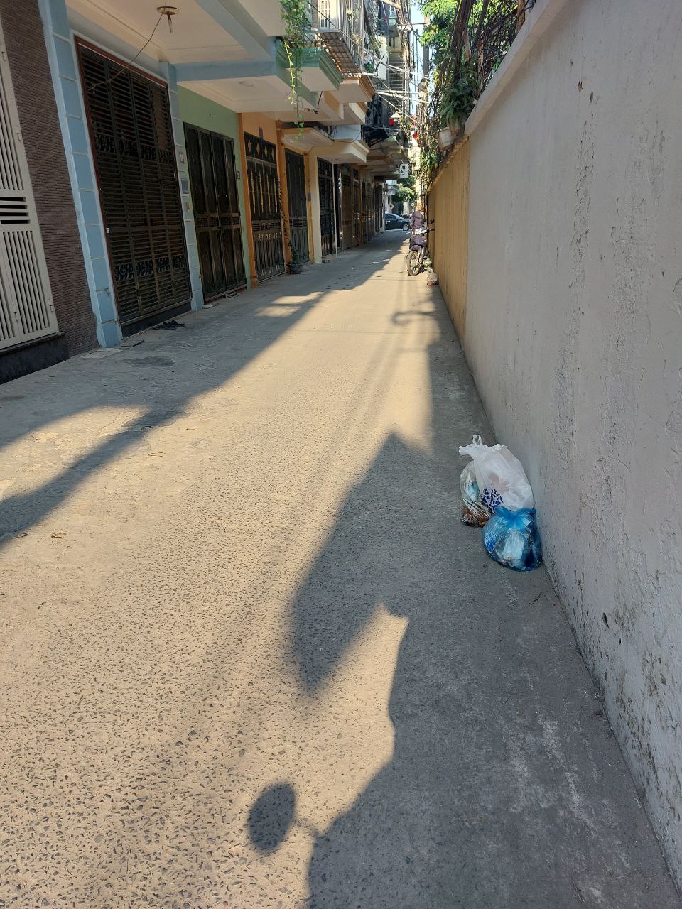 Bán đất tặng nhà đường Trần Phú, Q.Hà Đông, 40m2, MT5.6m, giá 3.7 tỷ.