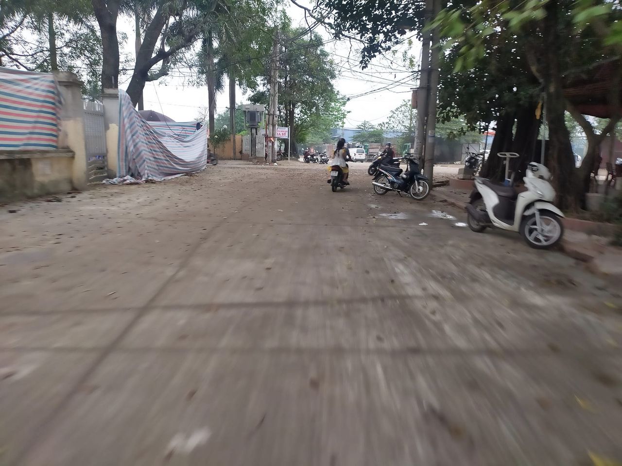 BÁN ĐẤT ĐA SỸ HÀ ĐÔNG - 34M GIÁ 2.05 TỶ - Ô TÔ ĐỖ GẦN - TIỆN ÍCH NGẬP TRÀN