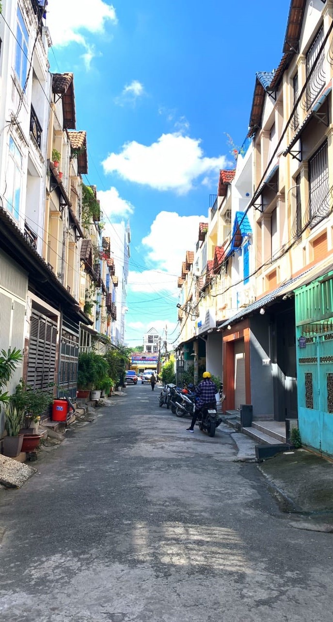 CCG - NHÀ 64M2 - 3 TẦNG - HẺM Ô TÔ THÔNG - QUANG TRUNG NHỈNH 6 TỶ