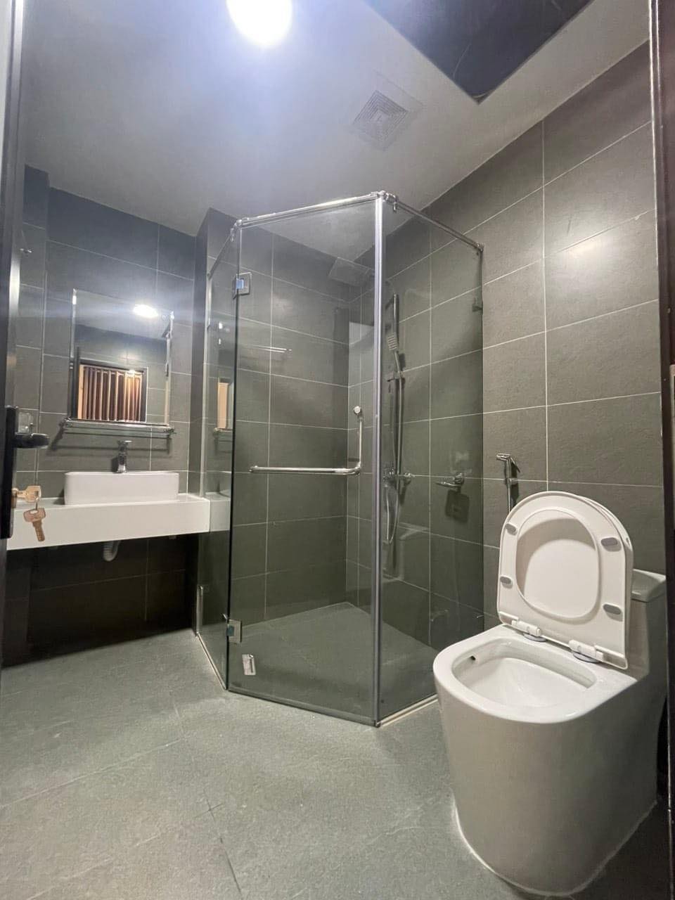 2 xây 5 tầng mới, nhà đẹp, gần phố giá 4.4 tỷ Thông tin mô tả Bán nhà xây mới tinh tuyệt đẹp.