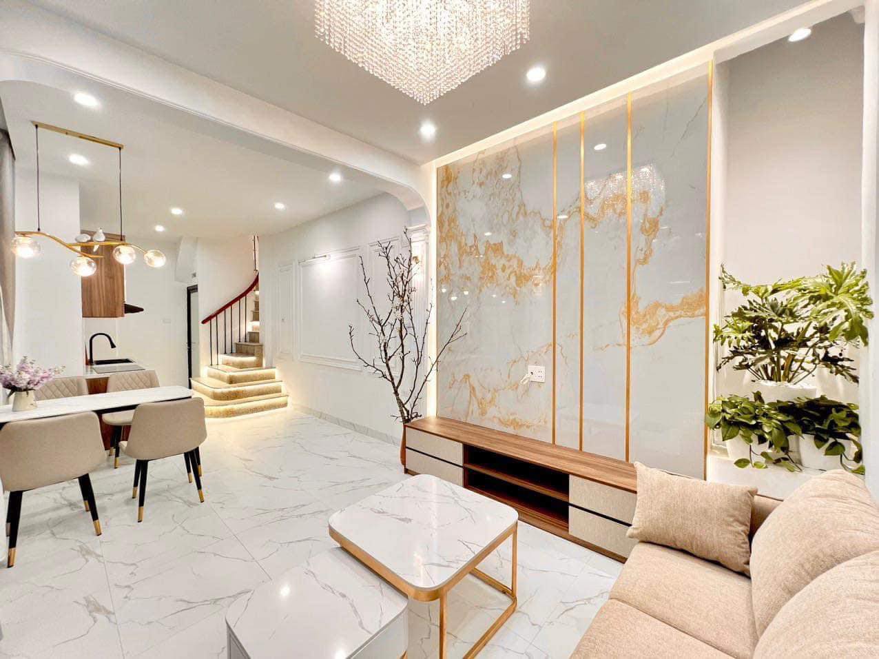 Bán nhà Tây Sơn ngõ thông , ô tô tránh , mặt tiền hơn 6m