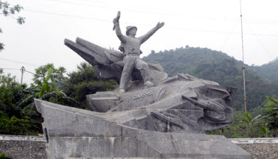 Bán nhà đường Cù Chính Lan, Quận Thanh Khê, 3 tầng, DT 87 m2, đường Ô tô đỗ. Gần Tượng Đài Mẹ Nhu. Chỉ 4,1 tỷ.