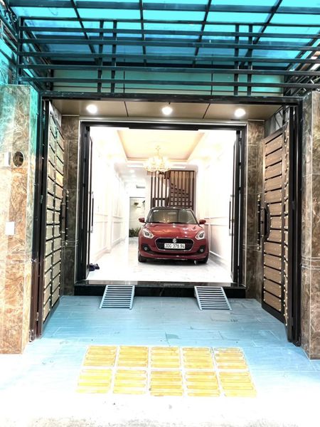 Biệt Thự Thái Hà, 5 Tầng Thang Máy, Gara Oto, Nội Thất Long Lanh, Gần Phố, Oto Tránh Đỗ, Ngõ Thông Tứ Tung