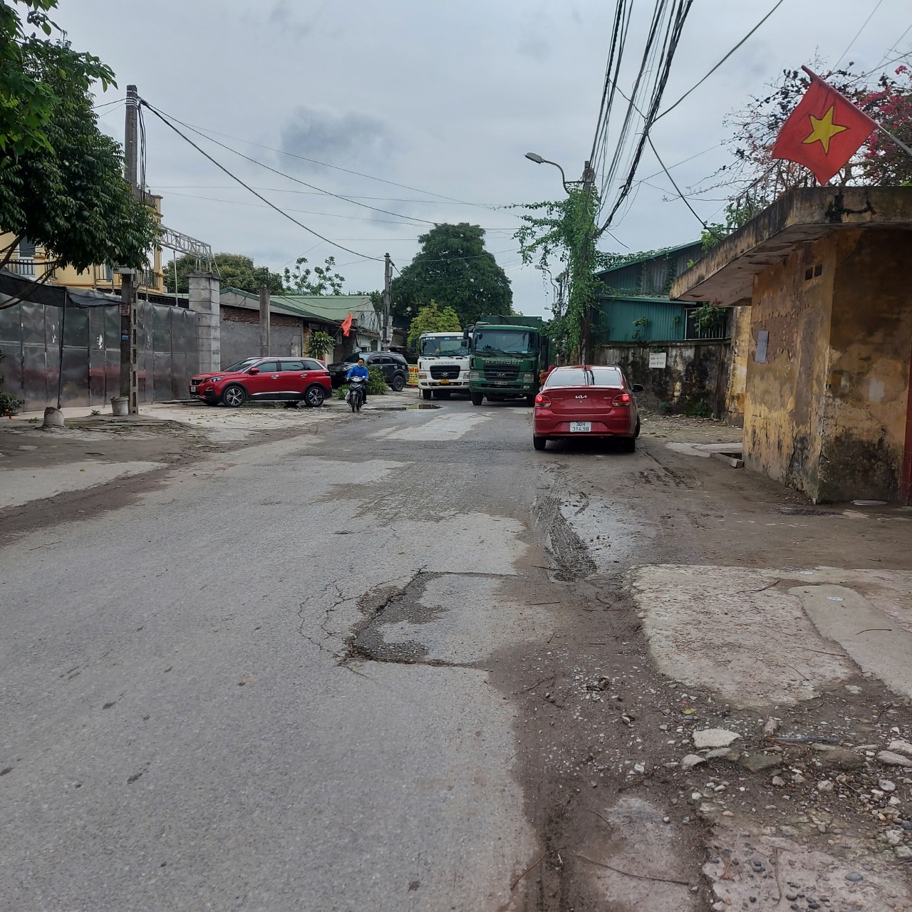 Bán MB nhà xưởng Quốc Lộ 1A, Thanh Trì, đường 3 xe ô tô tránh nhau, tương lai rạng ngời, giá đầu tư