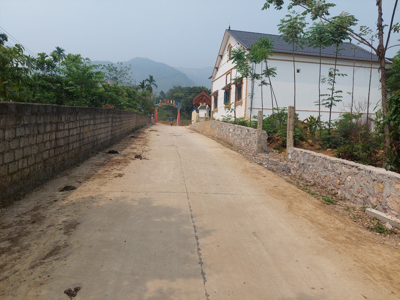 CẦN BÁN 954M2 ĐẤT FULL THỔ CƯ, VỊ TRÍ ĐẸP, CÁCH ĐƯỜNG HỒ CHÍ MINH 3KM