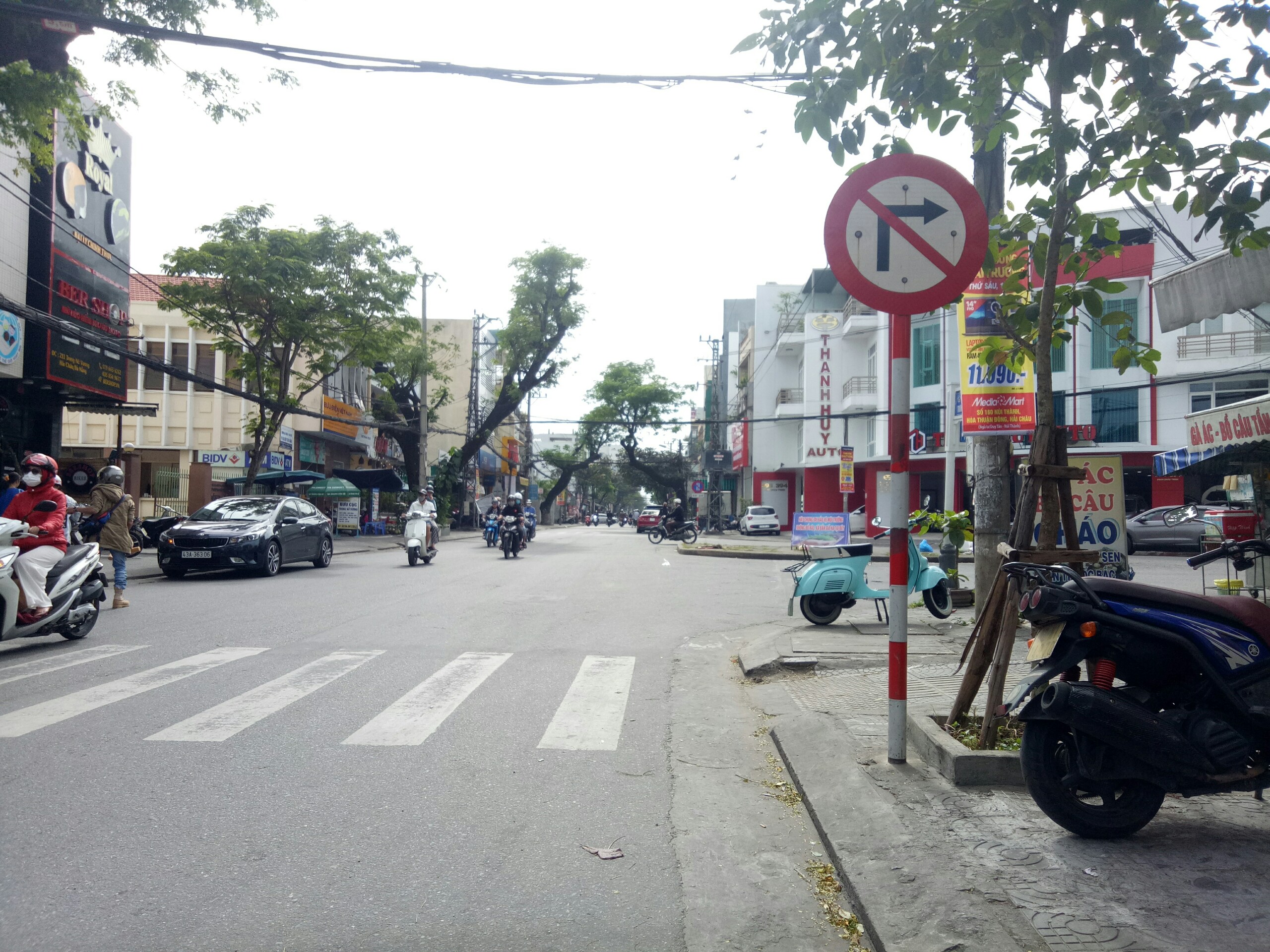 Nhà 4 tầng mặt tiền Triệu Nữ Vương - Dtsd: 300 m2