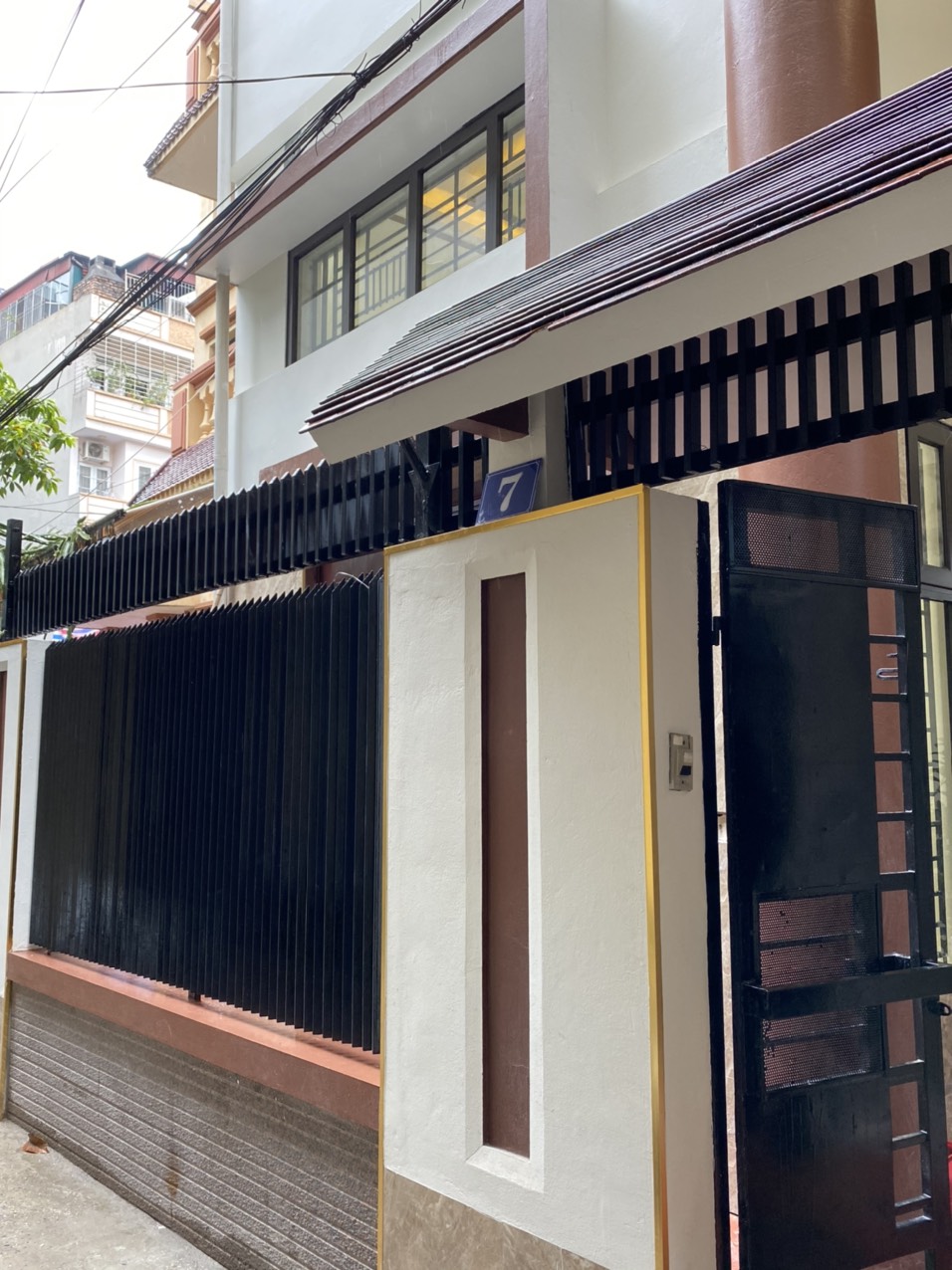 Nhà Hào Nam 98m2, 4 tầng, MT11m. Ở đẹp hay chia lô, chuyển sang CHDV