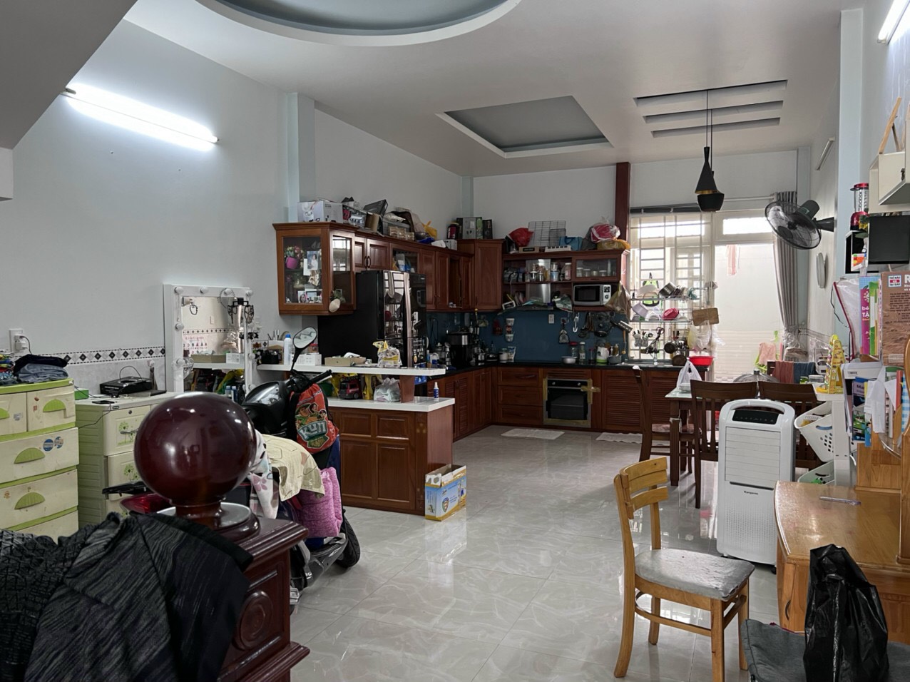 Chủ bán nhà 1 lầu 3 phòng đường Xóm Chiếu Q4 63m2 giá TT 945tr gần chợ tiện KD hẻm tận 5M SHR LH Vi 0906649301