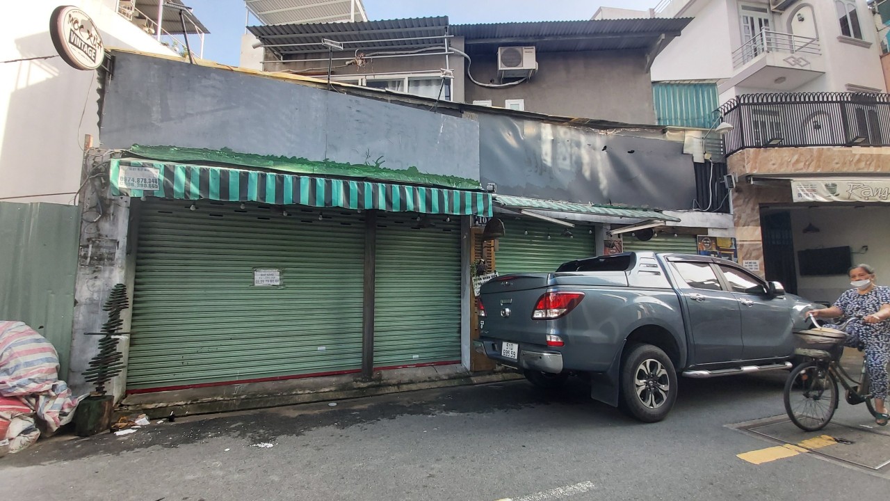 Mặt tiền số Lý Chính thắng, p.8,Q.3 nằm giữa Trung tâm thương mại 5 sao Tera Royal và Huỳnh Tịnh Của