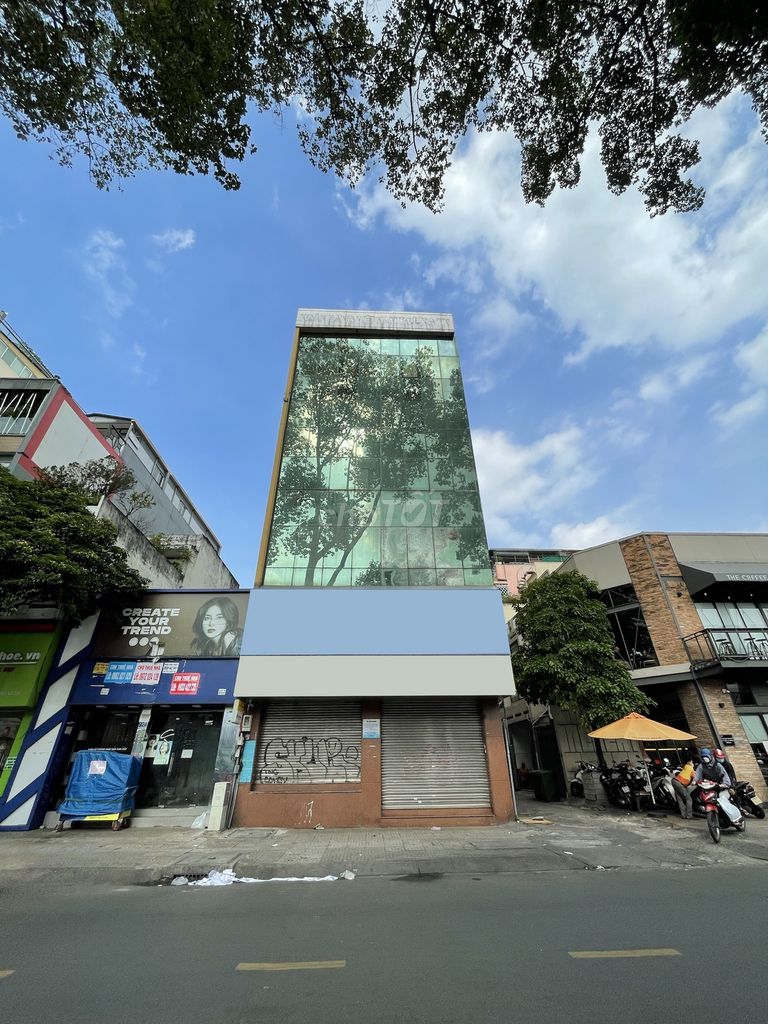 Cho Thuê nhà MT đường Nguyễn Văn Cừ, Phường NCT, Quận 1, DT: 4x20m, DTSD: m2. Giá: 80tr tr/th