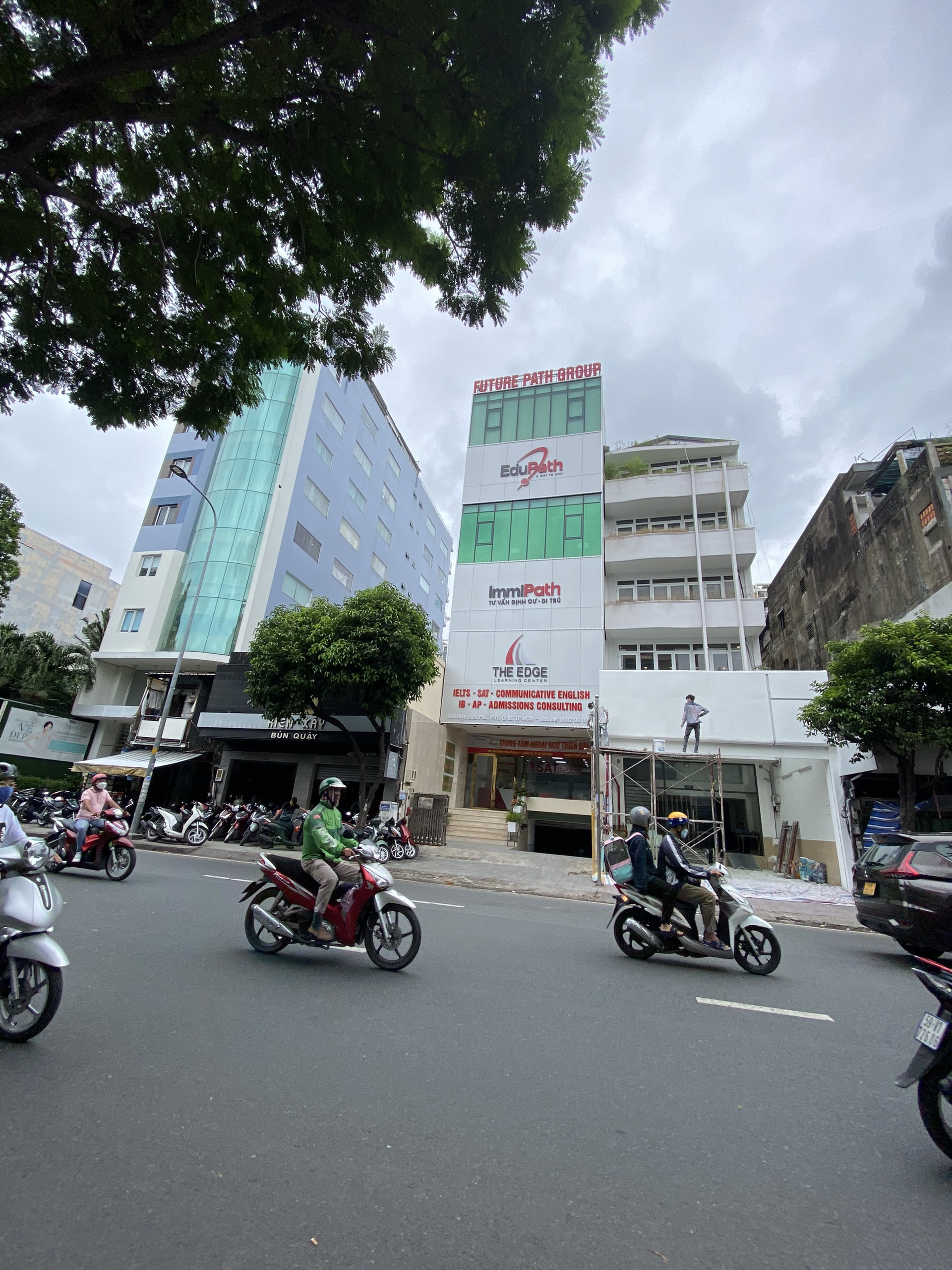 MT Điện Biên Phủ ,P.11, Q.10, DT: 6,6x24m, hầm, 7 tầng, hđ thuê 9000usd/tháng