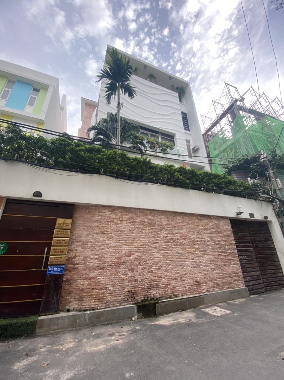 Biệt Thự HXH 38/ Nguyễn Văn Trỗi, phường 15, quận phú nhuận, 14x32m, hầm lửng, 4 lầu