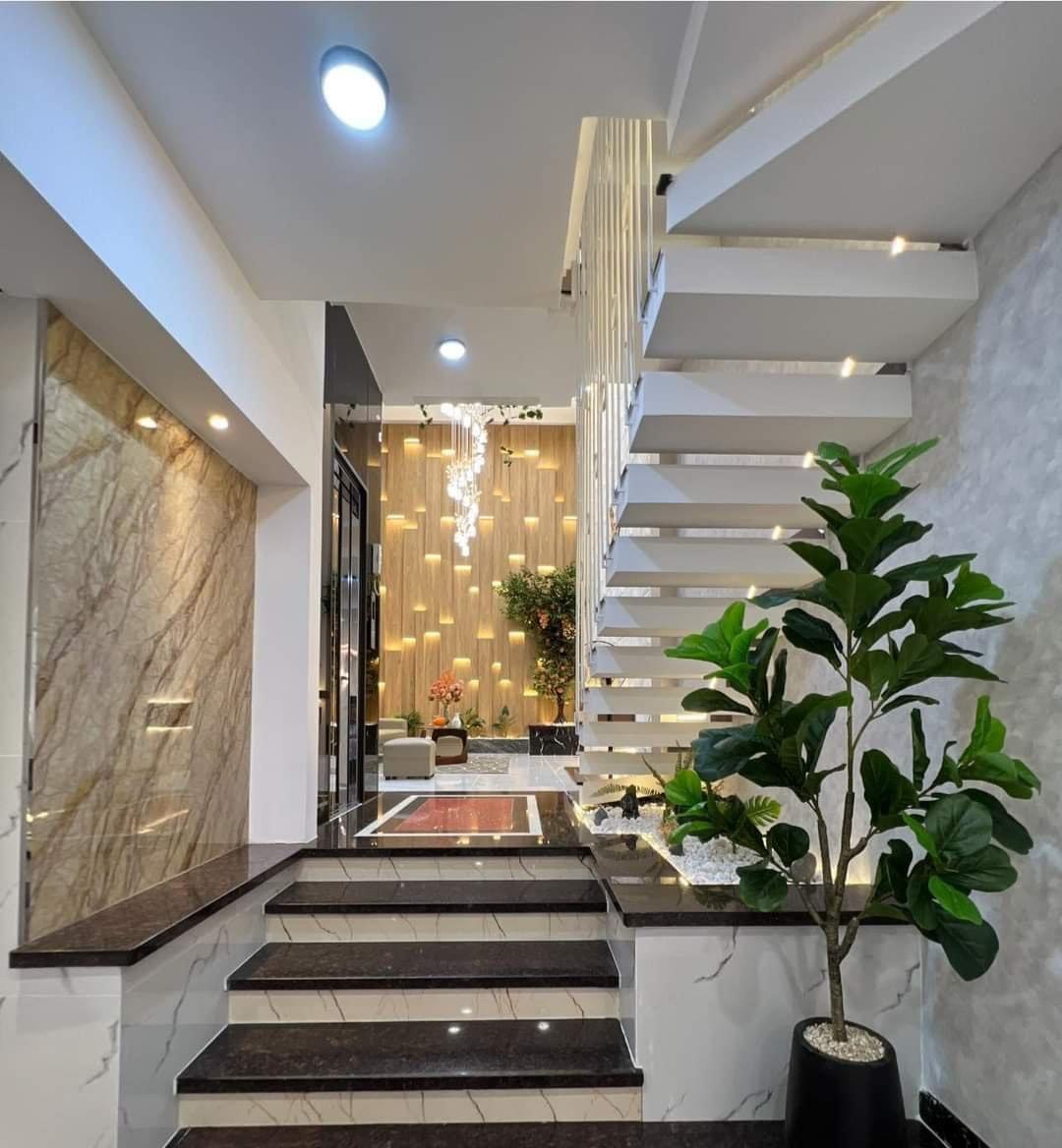 Bán nhà mặt phố Nguyễn Ngọc Vũ, Cầu GIấy, vỉa hè, ô tô, kinh doanh văn phòng, 7 tầng thang máy,quy hoạch ổn định, đối diện dự án sông Tô Lịch.