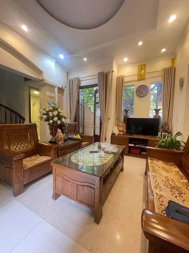 Bán nhà phân lô Hoàng Quốc Việt, Cầu Giấy, gara ô tô, thang máy, vỉa hè, kinh doanh văn phòng, giá đầu t ư.