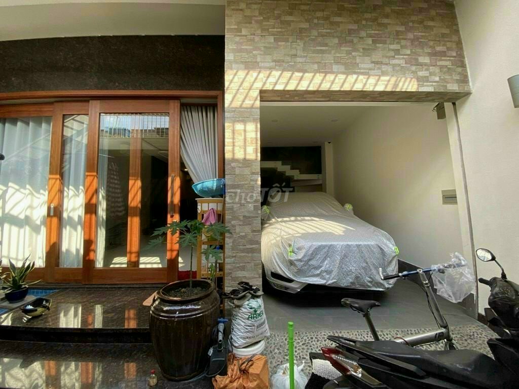 Biệt Thự HXH 40/ Nguyễn Văn Đậu Phường 6, Quận Bình Thạnh, 8x18m, trệt, 2 lầu, st cực đẹp