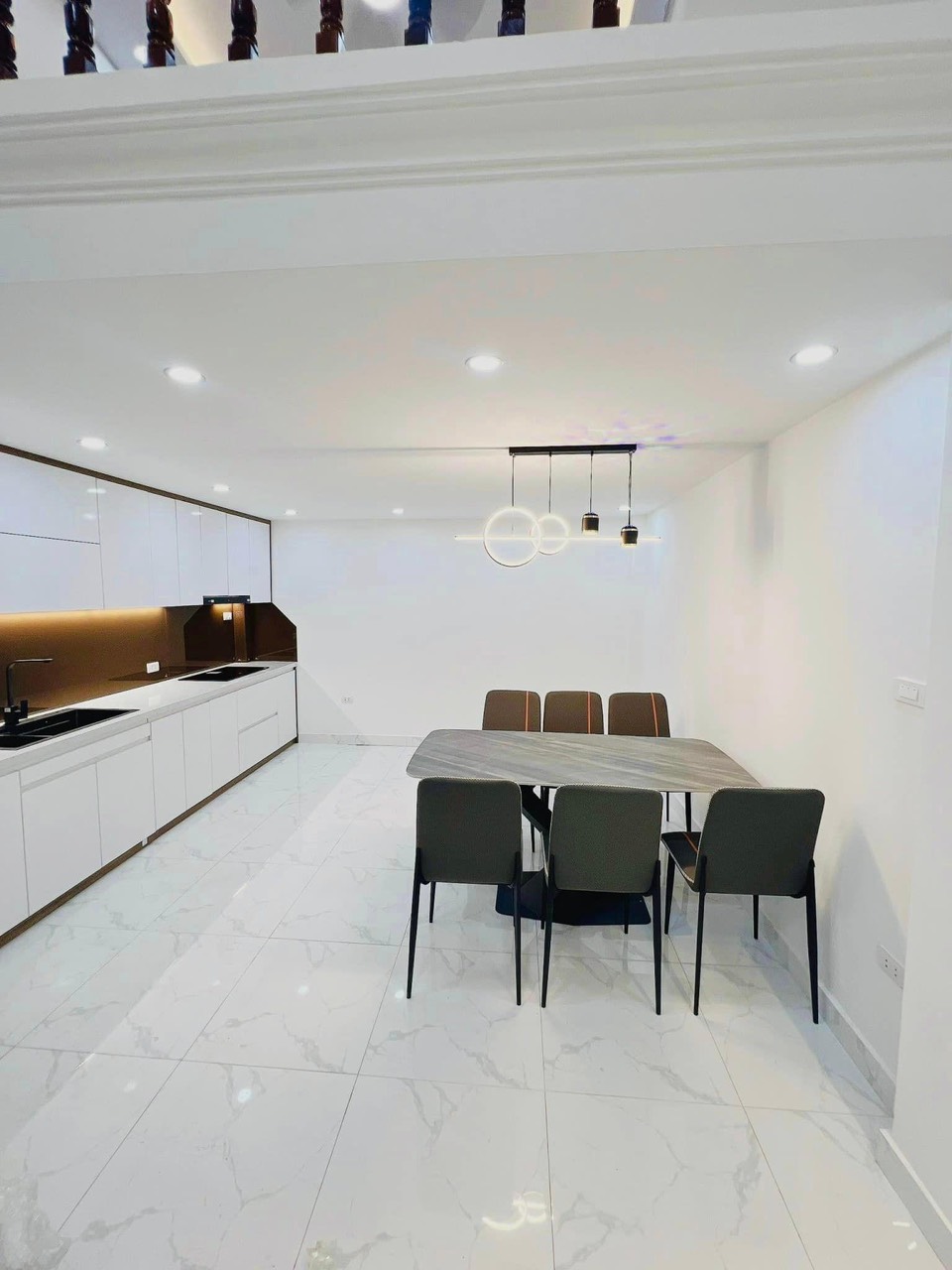 Bán nhà Giáp Bát, 46m x 5T x 5.1 tỷ, 1 nhà ra phố, nhà mới ở luôn