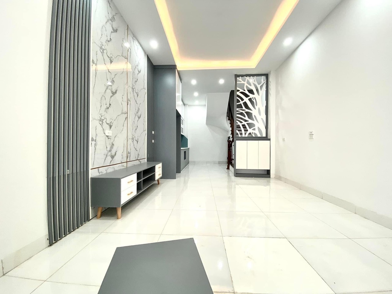 Bán nhà Tây Trà, 42m x 5T x 4.3 tỷ, Ô TÔ ĐỖ CỬA - NGÕ THÔNG - 2 MẶT THOÁNG