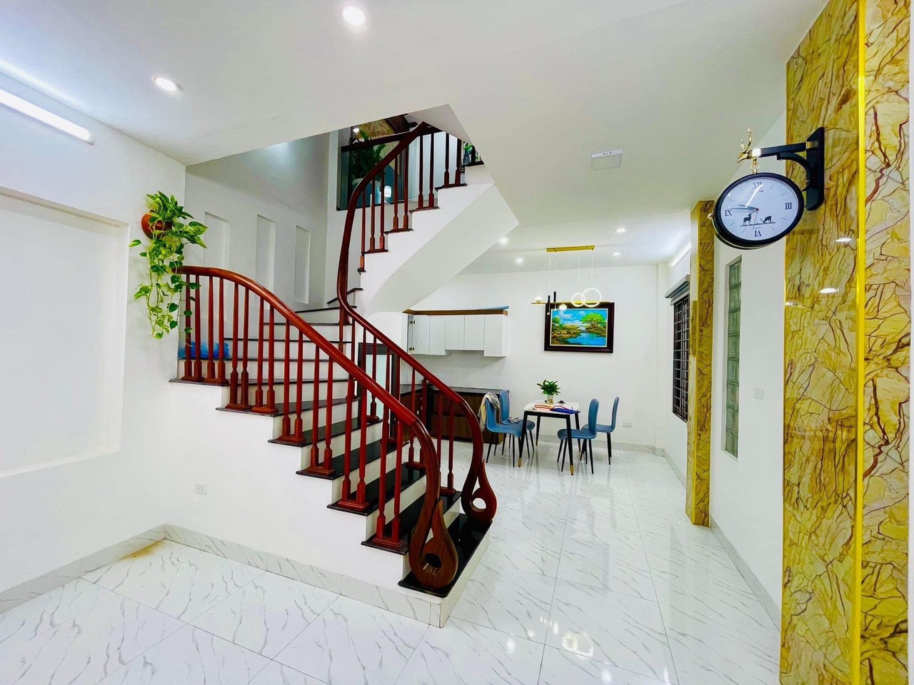 Bán nhà Minh Khai, 50m x 5T x 4.5 tỷ, MT 4M, LÔ GÓC - Ô TÔ CÁCH 30M