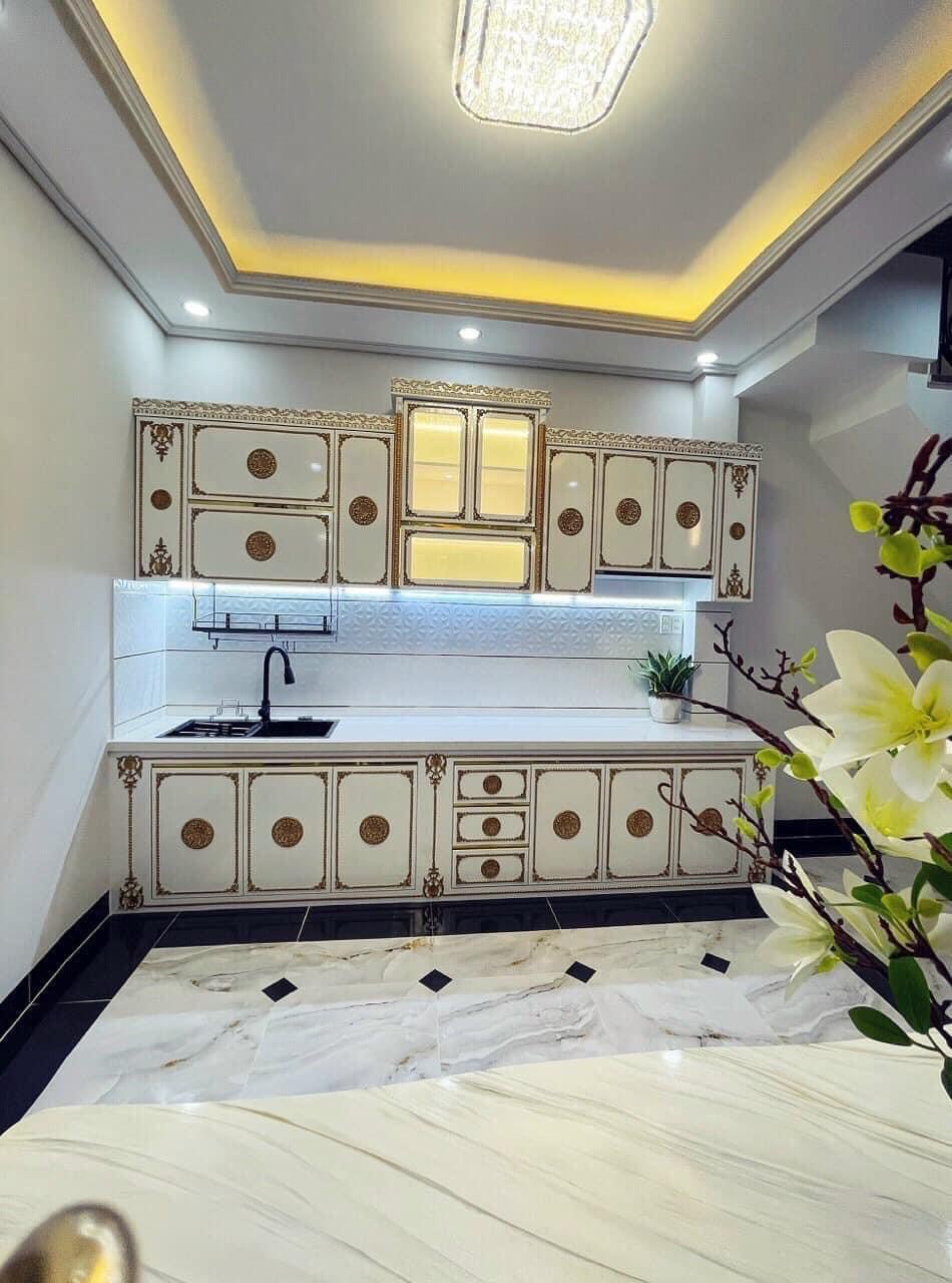 Bán gấp nhà hẻm 8m Đào Duy Anh, 3.7 x 17m, giá bán 10.7 tỷ