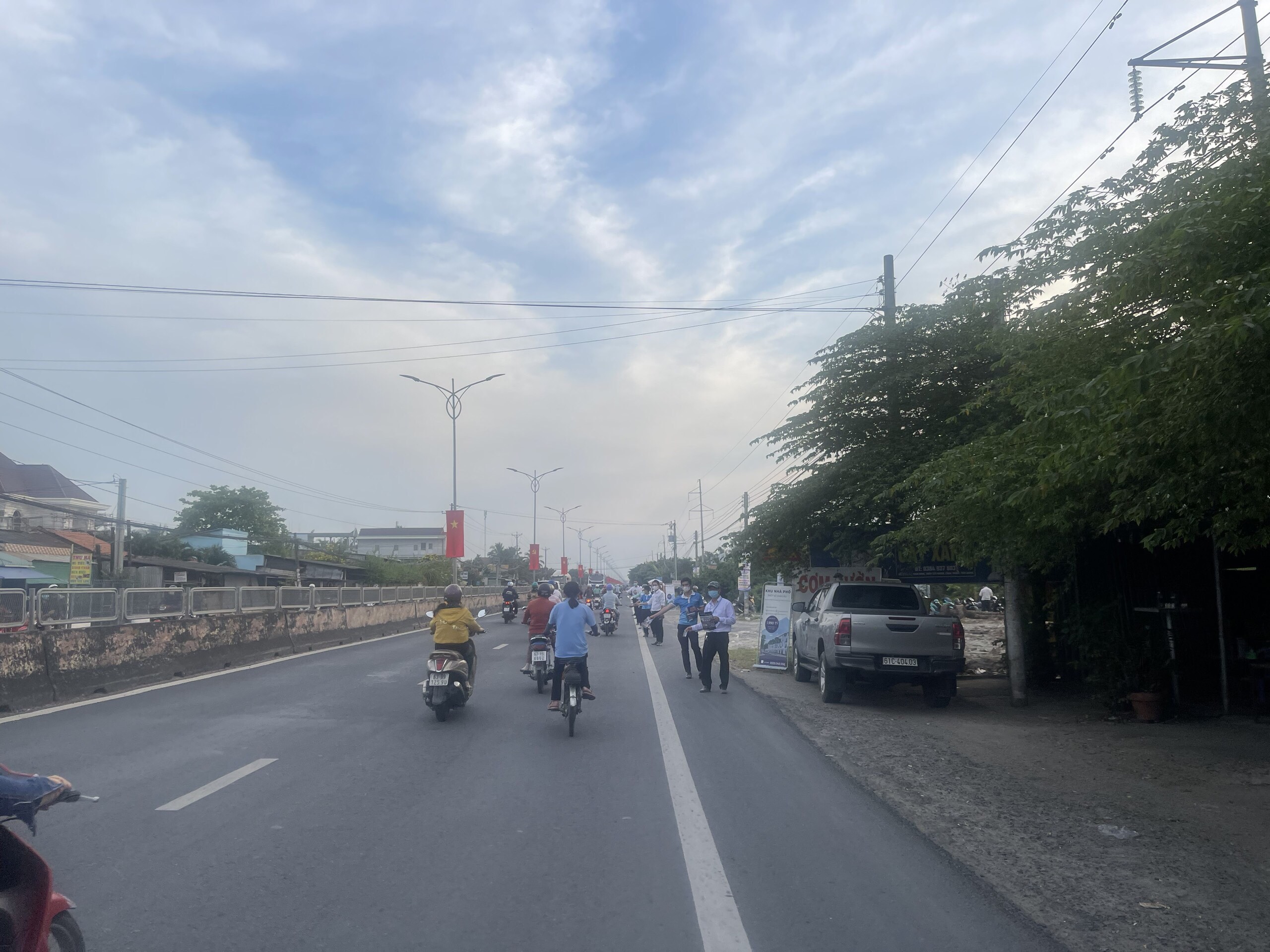 Bán Đất Mặt Tiền QL1A Gần Ngã Tư Lương Phú - Giá Thương Lượng