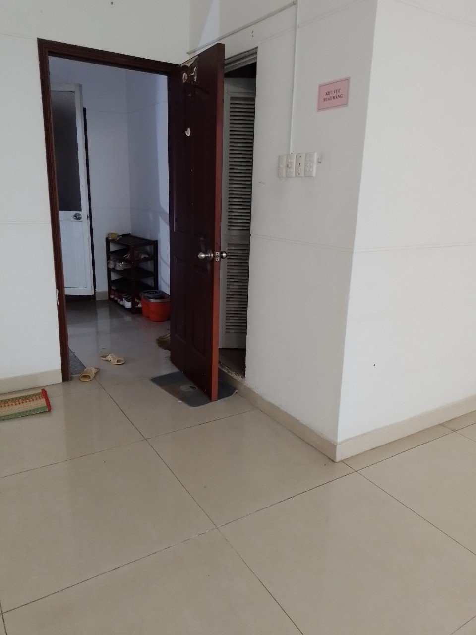 Cho thuê Mặt Bằng lầu 1 và 2 KDC Himlam p Tân Hưng Q7.DT:5x20 sàn trống mỗi lầu có 2p trước sau.Giá:10tr/th