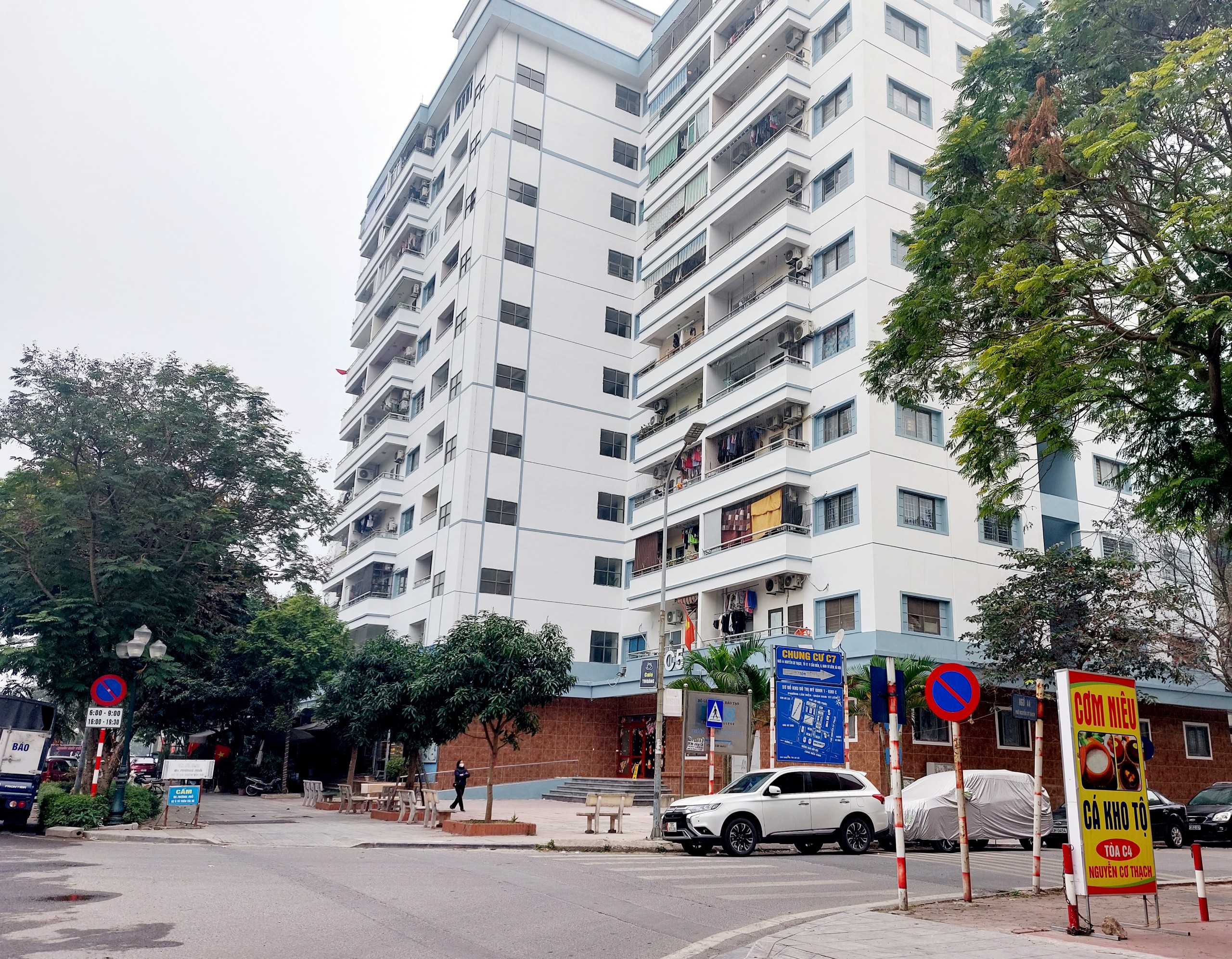 Chính chủ cần bán chung cư 80m2 sổ lâu dài 2 phòng ngủ Toà C5 mặt phố Nguyễn Cơ Thạch, Mỹ Đình, 0981158507