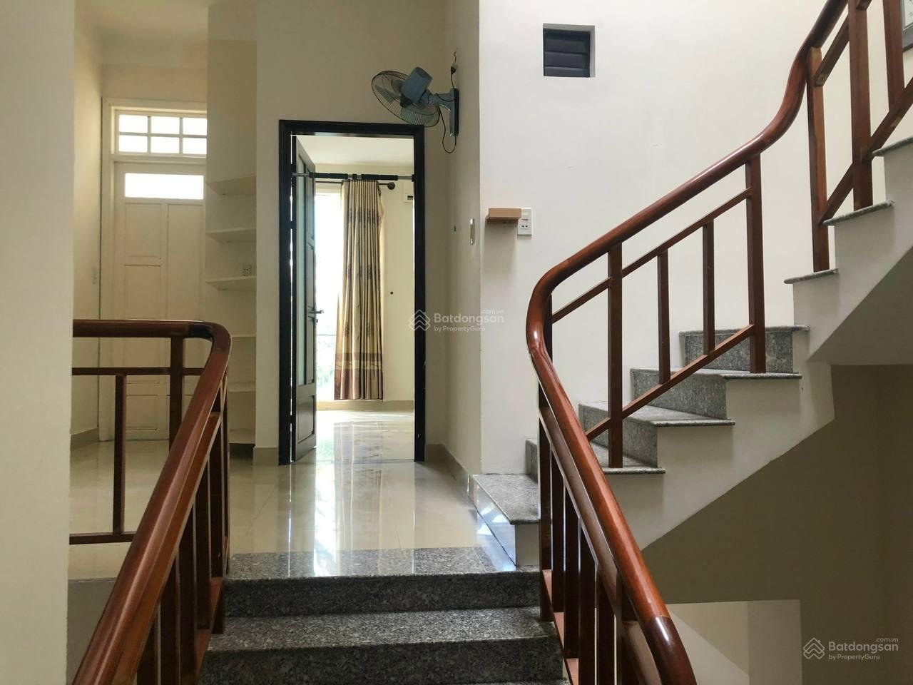 Bán nhà 4 tầng mặt tiền Man Thiện P.Hòa Thuận Tây Q.Hải Châu gần sân bay