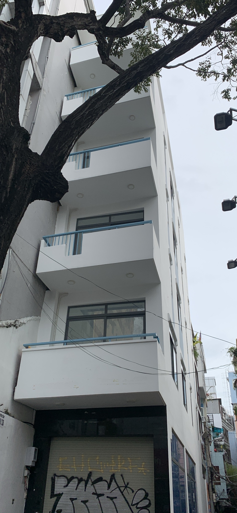 Cho Thuê Nhà Mặt Tiền Nguyễn Trãi,Q.1 DT:4x18, ,Trệt 5 lầu. Giá:125 tr/th