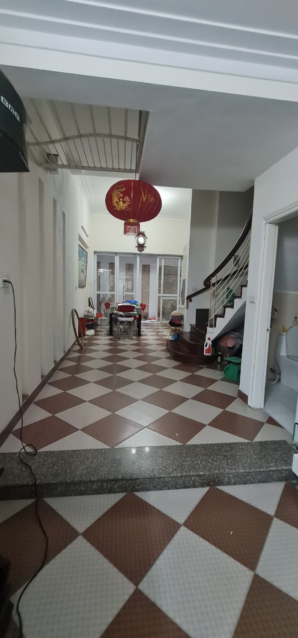 Cho thuê nhà ngõ 41 Thái Hà, 60m2 x 3 tầng, 14 triệu/tháng