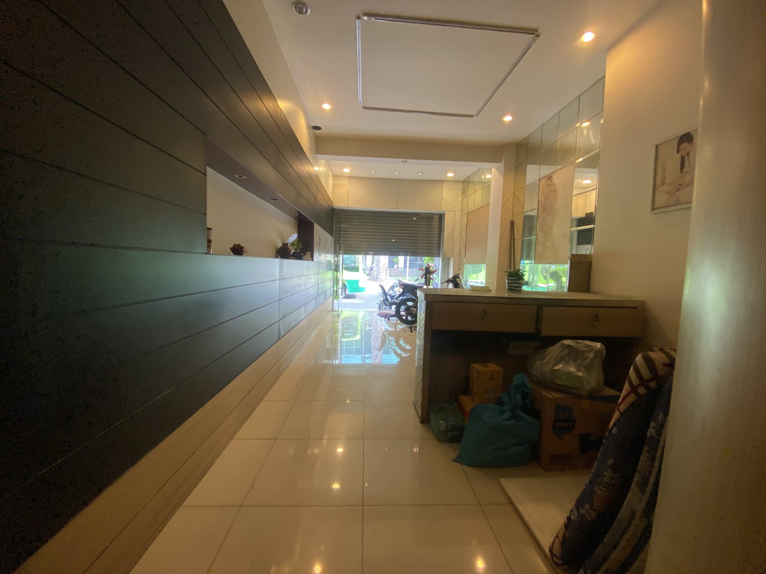 Cho thuê 2 căn Mặt Tiền Nguyễn Thị MInh Khai p Bến Nghé Q1.DT:4x20,trệt 1 lầu.Giá:60tr/th