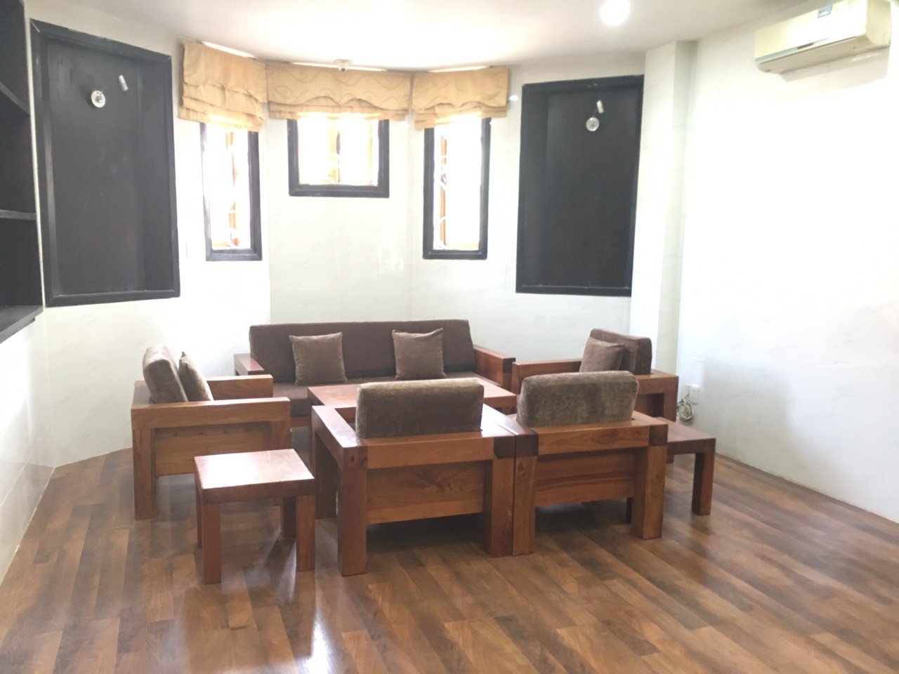 Bán Biệt Thự KDC Trung Sơn gần CC MIA xã Bình Hưng Bình Chánh,Giáp Q7 Q8.DT:12x20,trệt 3 lầu.Nhà mới.Hướng NAm.Giá:37 tỷ .LH