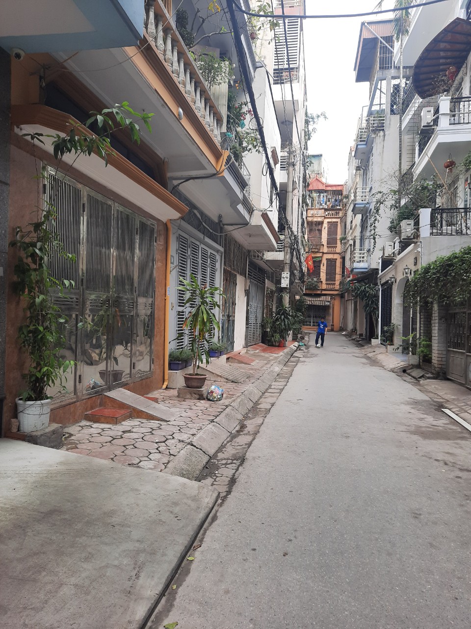 BÁN GẤP HAI BÀ TRƯNG, PH N LÔ, Ô TÔ VÒNG QUANH 32M x 4T, NHỈNH 5 TỶ